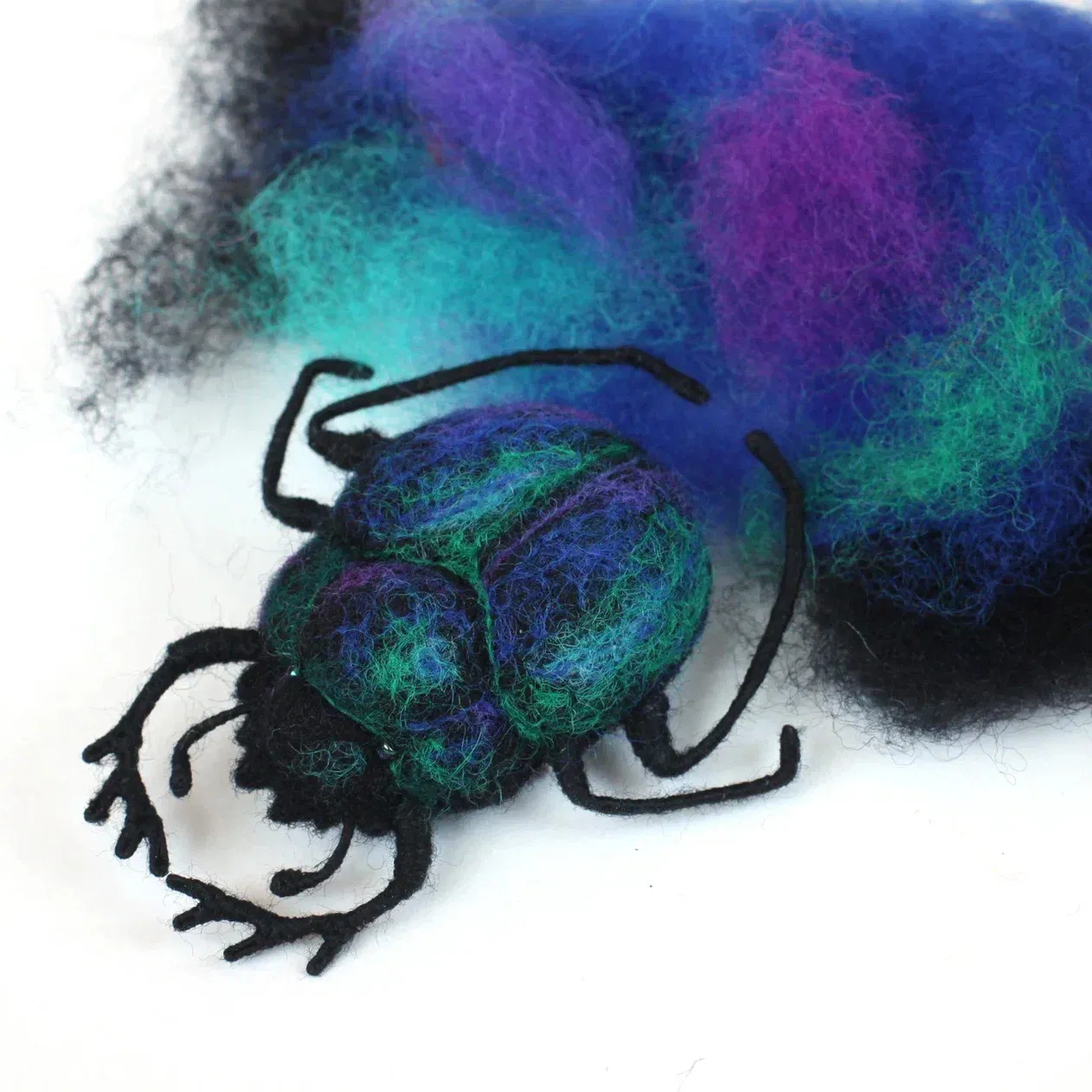 Насекомые — мастер-классы по валянию брошей и украшений